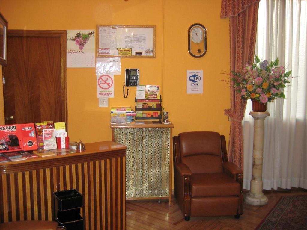Hostal La Selecta Madrid Exteriér fotografie